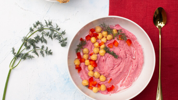 Hummus buraczkowy